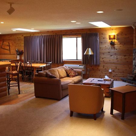 The Lodge At Crooked Lake Сирен Номер фото