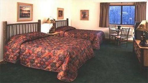 The Lodge At Crooked Lake Сирен Номер фото