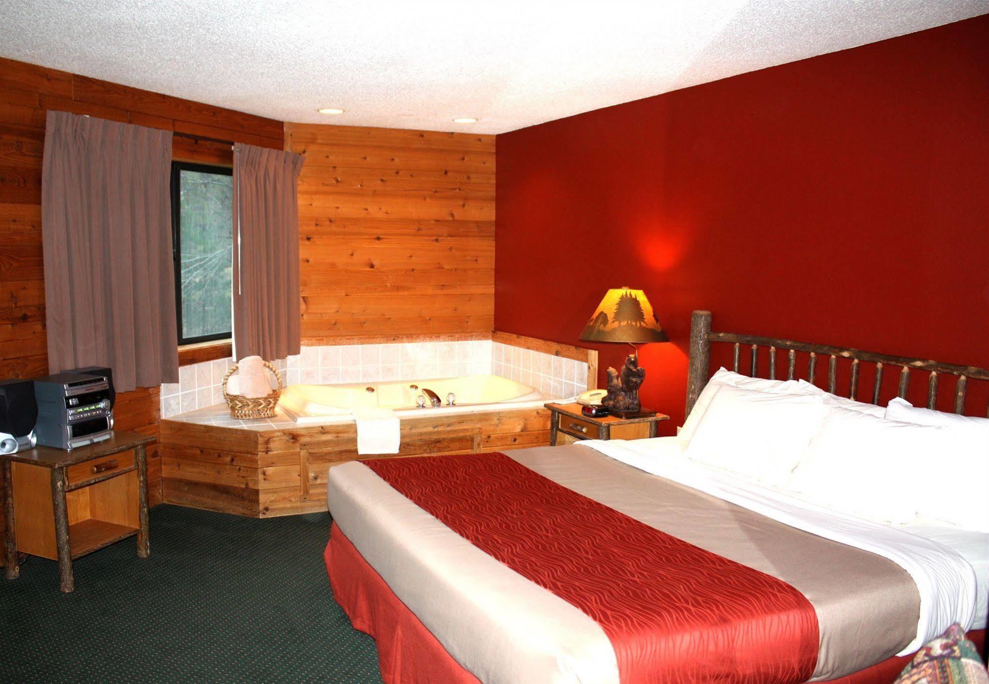 The Lodge At Crooked Lake Сирен Экстерьер фото